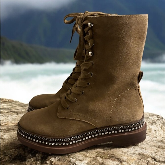 Vince Camuto Women’s Branda Lace Up Suede Leather Boot. Size 7. Like New. - Picture 2 of 7